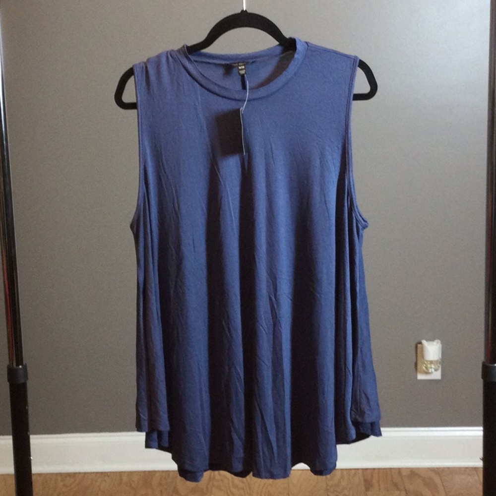 NWT 18/20 Lane Bryant Sleeveless Periwinkle Blue Top